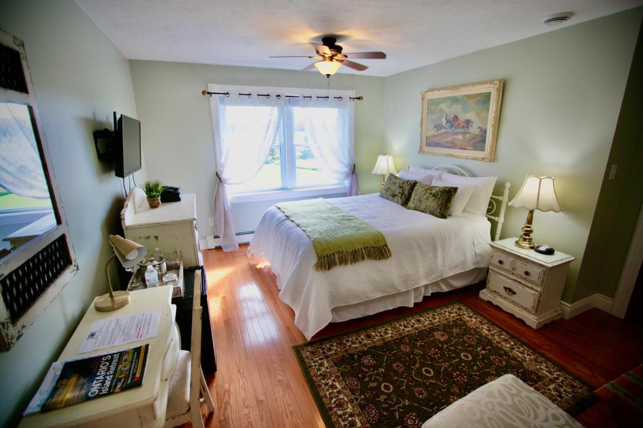 Twin Peaks B&B Mindemoya Pokoj fotografie