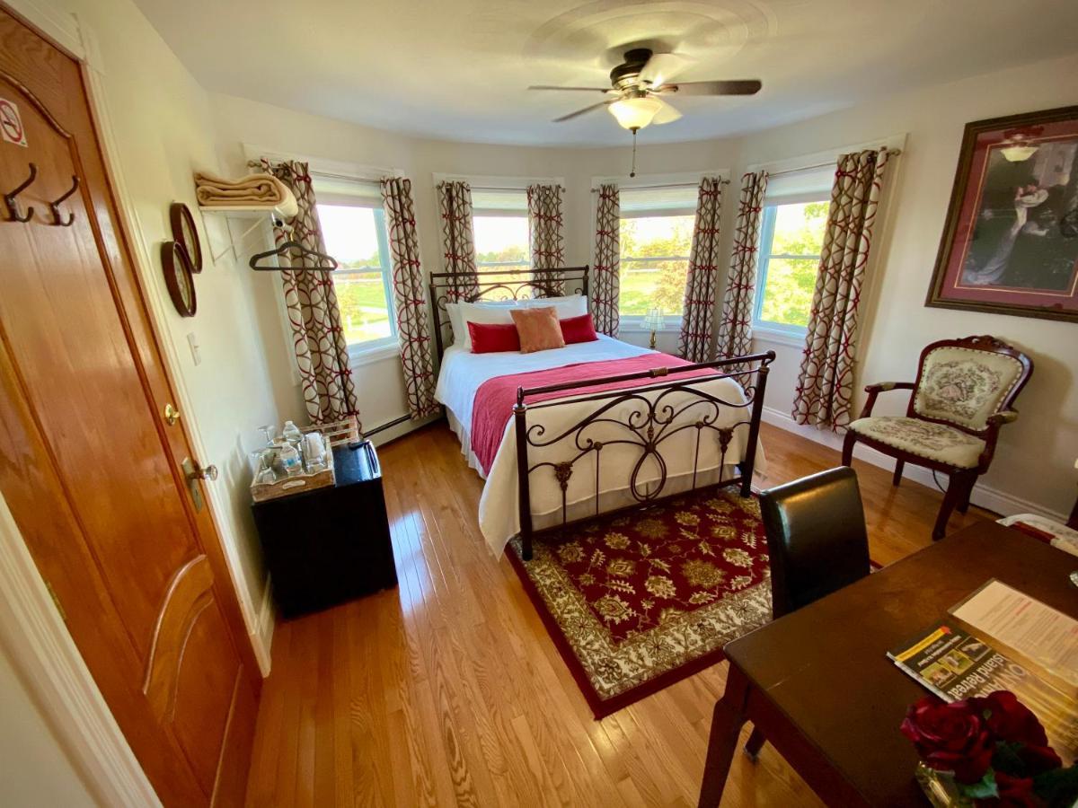 Twin Peaks B&B Mindemoya Pokoj fotografie